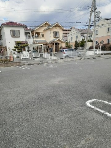 【駐車場】 | ラゴーア・アネシス　Ⅱ | 駐車場完備です