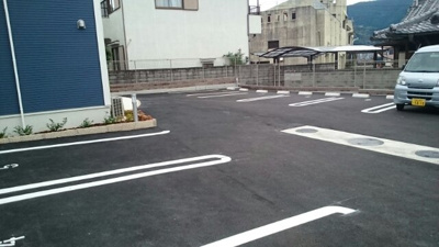 【駐車場】 | ニューヴェルデⅠ | 車をお持ちの方に嬉しい駐車場付きの物件です