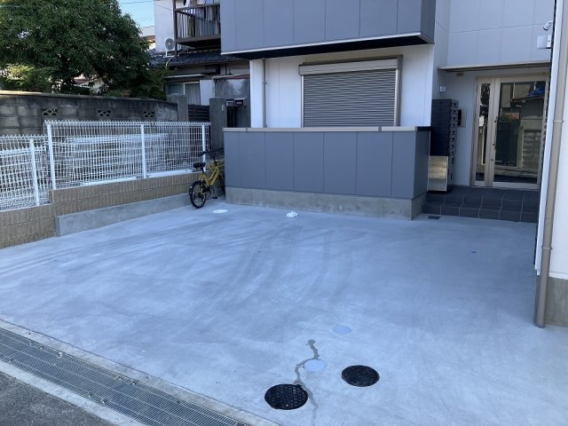 SOAR豊中庄内の駐車場