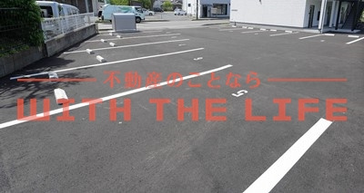 CS津福【キャッシュバック対象物件】の駐車場|車をお持ちの方に嬉しい駐車場付きの物件です