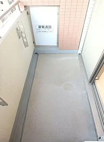 新宿区新宿１丁目の賃貸マンションのバルコニー