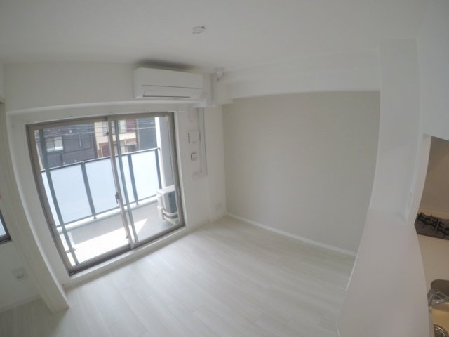【居間・リビング】 | ソルテラスUMEDA　NORTH
