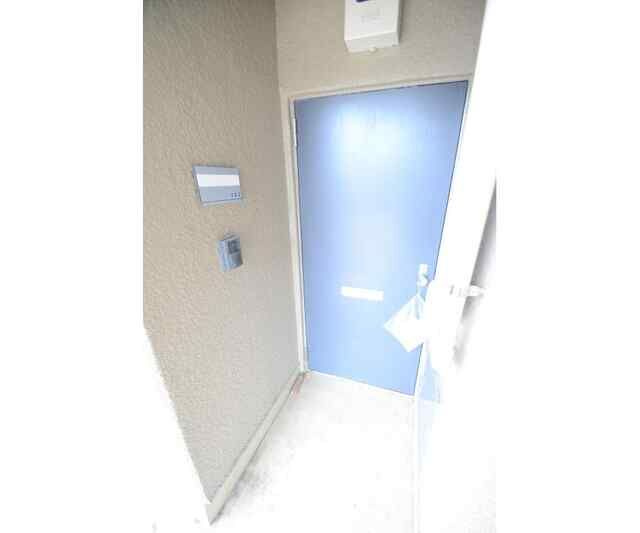 月岡マンションの玄関