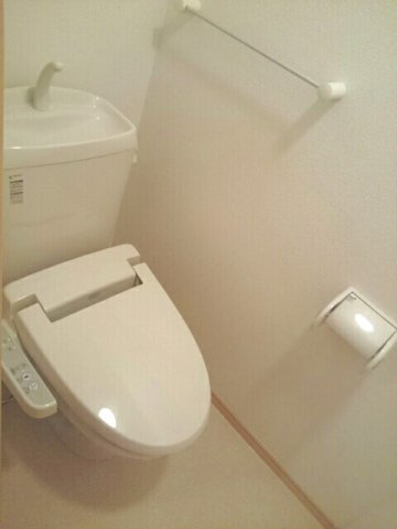 アルカンシェルのトイレ|落ち着いた色調のトイレです