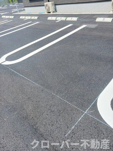 メゾン・ルミエール　Ｂの駐車場
