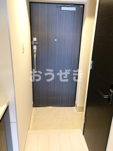 メインステージ横濱黄金町の玄関