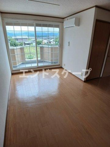 プリムローズの居間・リビング|高崎、前橋のお部屋探しはエンドスケープまで！お客様の理想お聞かせ下さい♪
