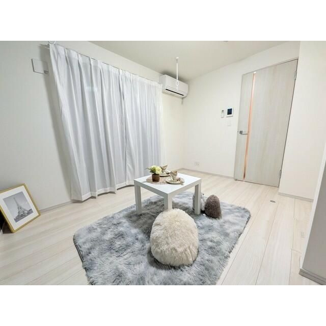 春の陽のアリアの居間・リビング