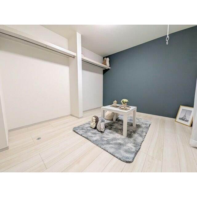 春の陽のアリアの洋室
