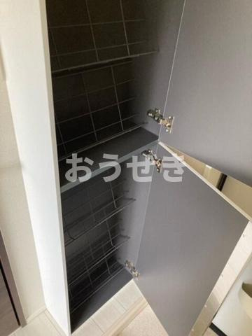 ラフィーネ三ツ沢の玄関