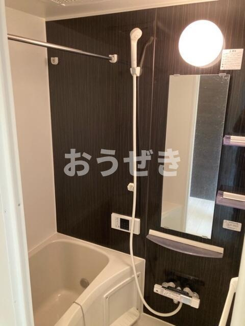 ラフィーネ三ツ沢の浴室