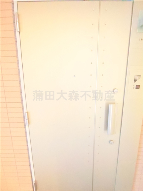 クロスレジデンス蒲田の玄関