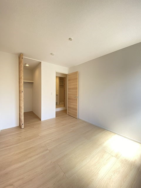 尼崎市西難波町２丁目のアパートの居間・リビング