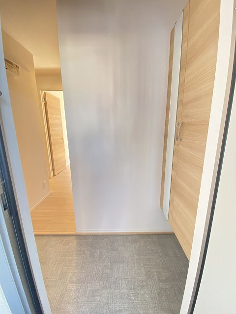 尼崎市西難波町２丁目のアパートの玄関