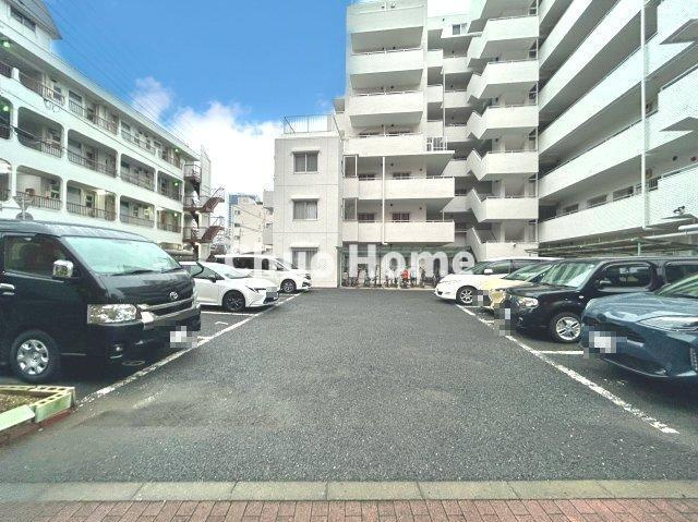 グリーンパーク第17綾瀬の駐車場|【敷地内駐車場】最新の空き状況や費用などの詳細は担当スタッフまでお問い合わせください。