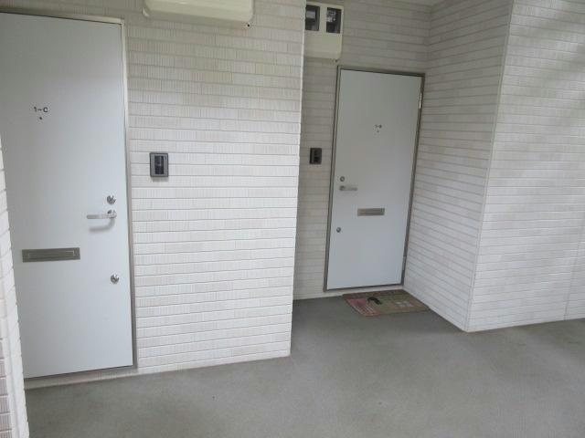 アダージオ池田のエントランス