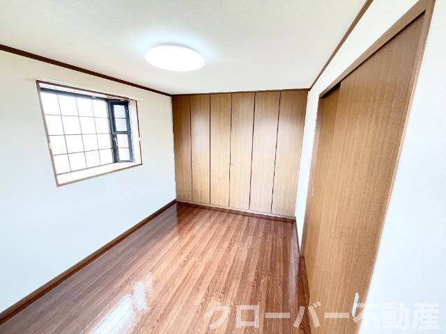 ローズグレイ・パレスの内装|南側洋室