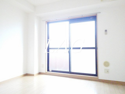 【居間・リビング】 | サンモール津田沼 | 洋室のお部屋です。