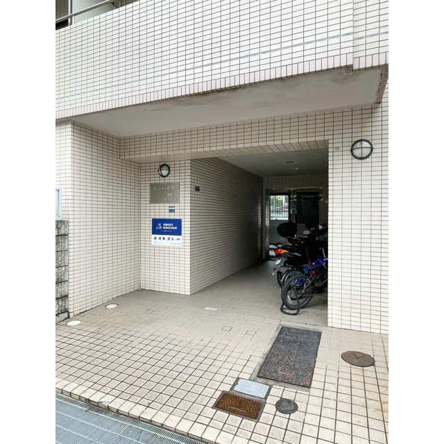 サンハイツ雅のエントランス