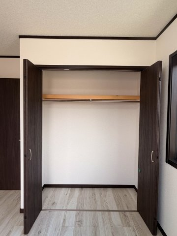 春日部市中央3丁目第6期の収納|上段には普段使わないものの収納に！