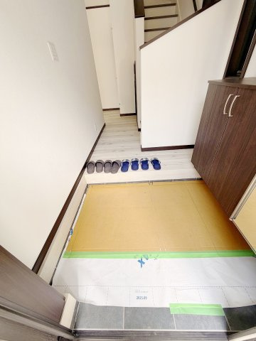 春日部市中央3丁目第6期の玄関|段差も低く、出入りがスムーズです！