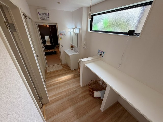久喜市野久喜4期　1号棟の洗面所|ランドリースペースは洗濯から片付けまで、ここで出来ます！