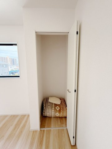 久喜市野久喜4期　1号棟のその他|お布団や、掃除機の収納に！