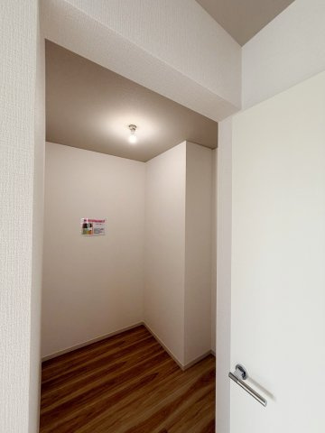 久喜市野久喜4期　1号棟の収納|扉がないので、圧迫感のないWICです！