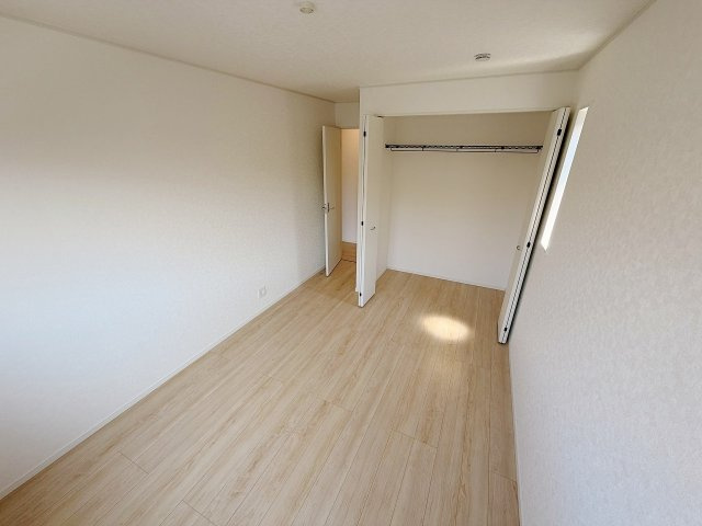 幸手市西2丁目第7　全3棟　2号棟の洋室|２階洋室6.5帖！