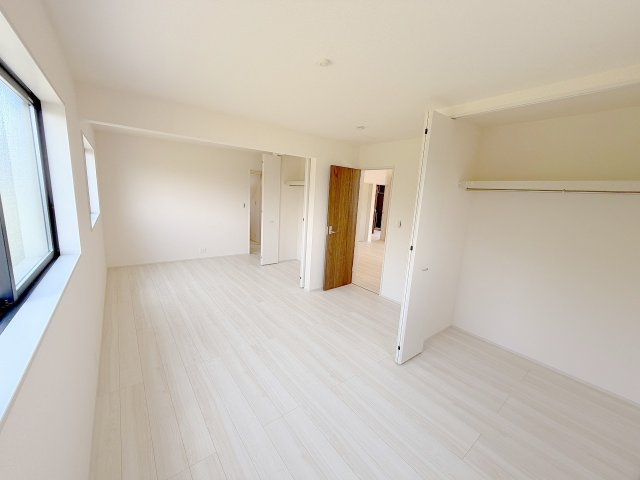 加須市日出安　全3棟　1号棟の洋室|必要に応じて2部屋にリフォーム可能です！
