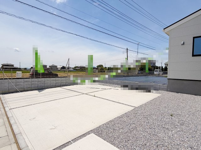 加須市日出安　全3棟　1号棟の駐車場|余裕の駐車スペース！