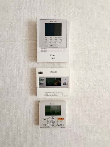 羽生市西一丁目の防犯設備|上からモニター付きインターホン、給湯器パネル、床暖房パネル！