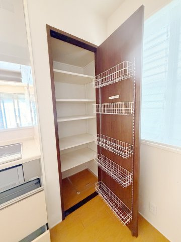 羽生市西一丁目のその他|ストック品の収納に便利なパントリー！