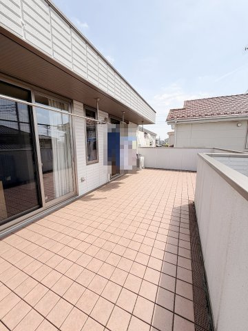 羽生市西一丁目のバルコニー|バルコニーもとっても広々！お子様のプールなどいいですね！