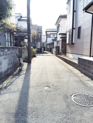 春日部市緑町3の前面道路含む現地写真