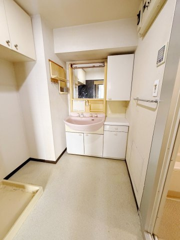 ライオンズガーデン花崎F棟の洗面所|タオル掛けがあって嬉しい！