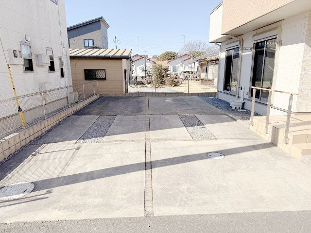 加須市東栄2丁目の駐車場|広々駐車場。家族や来客に安心！