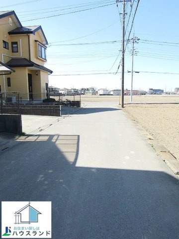 久喜市八甫の前面道路含む現地写真|北側前面道路　幅員約4.5ｍ