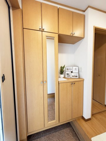 久喜市久喜東4丁目の収納|三面鏡付きのシューズボックスです！