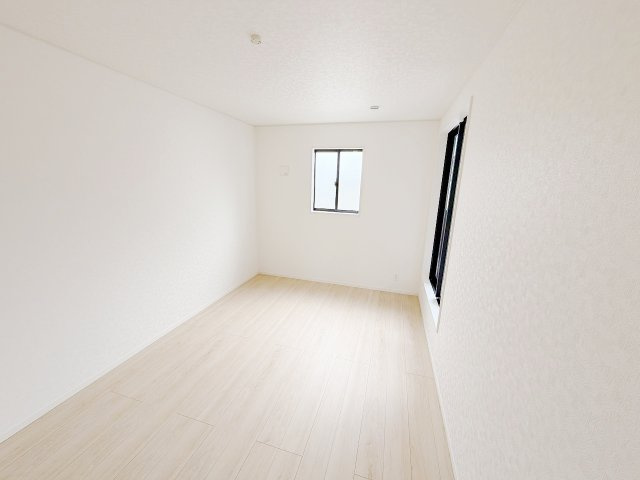 加須市南町第3　全3棟の洋室|7帖洋室、明るいお部屋です！