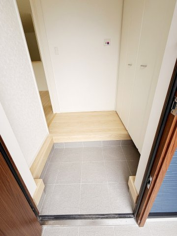 加須市南町第3　全3棟の玄関|段差も低く、出入りがスムーズ！