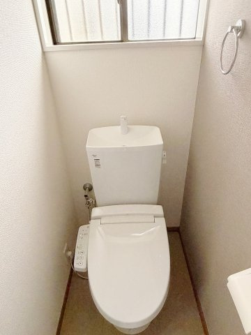 久喜市鷲宮1期のトイレ|明るく清潔感あるトイレ！