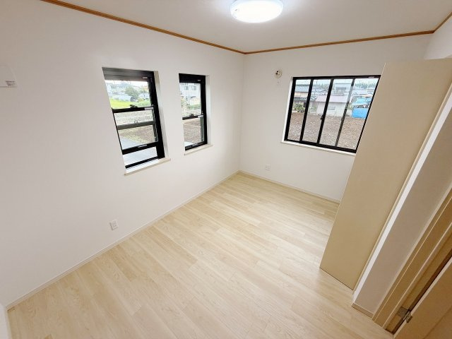 加須市水深の洋室|洋室6帖のお部屋、窓も多く明るい！