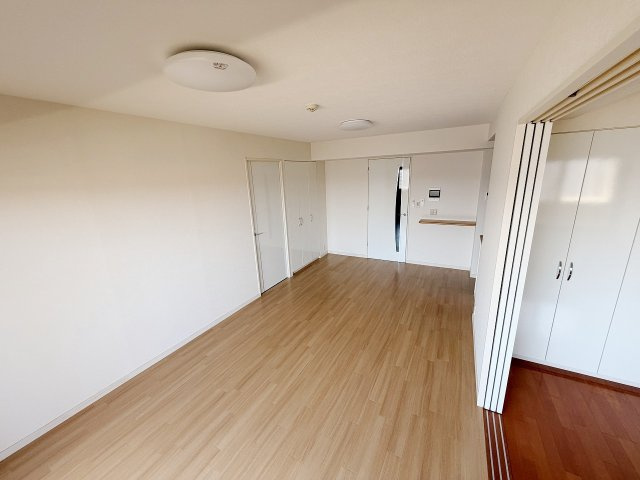 サンクレイドル春日部の居間・リビング|収納もあり、お部屋すっきり！