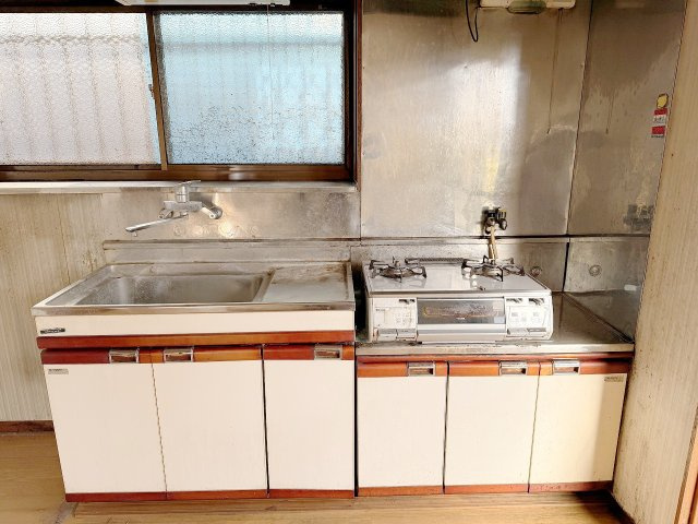 久喜市栗原4丁目のキッチン|キッチンにも窓がついており風通し良し◎