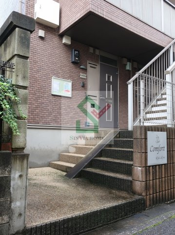 コンフォート北秋津のエントランス