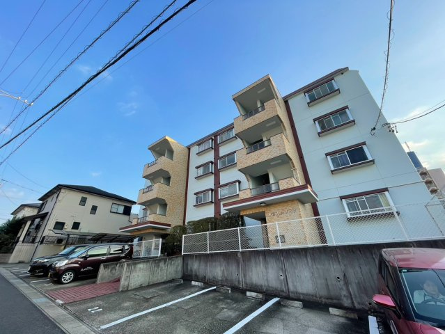 東新スカイハイツの外観