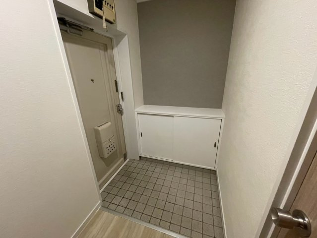 東新スカイハイツの玄関