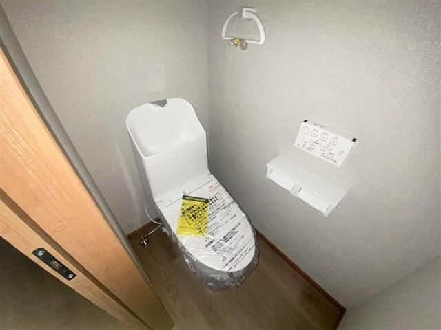 メゾンウエストのトイレ|ゆったりとした空間のトイレです