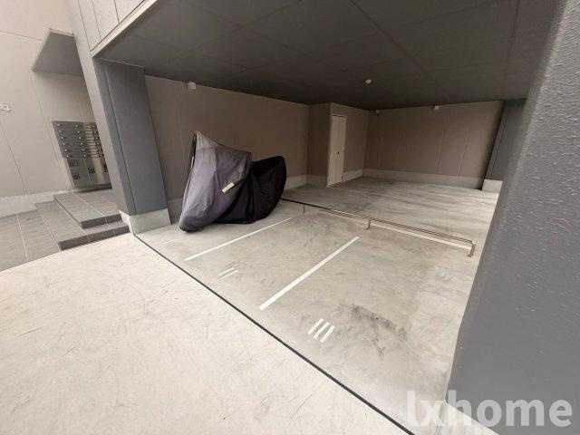 ソリティア茨木の駐車場